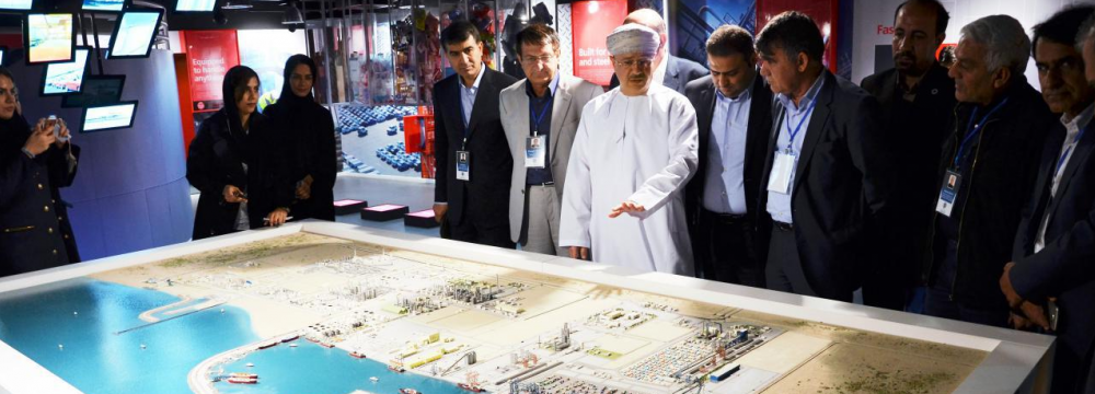 Qatar, Oman Becoming Iran&#039;s New Trade Gateways