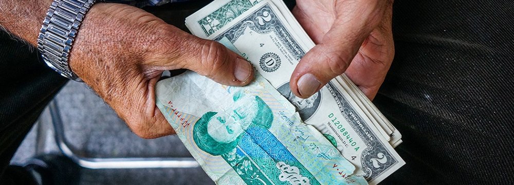 Iran Currency Market: Rial Seems Unperturbed by New US Restrictions   