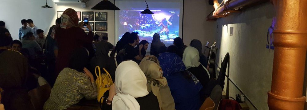 9.8 Million Women Gamers in Iran