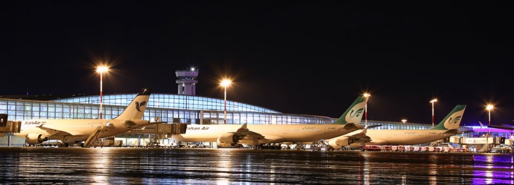 Iran’s Airport Traffic Down 4%  