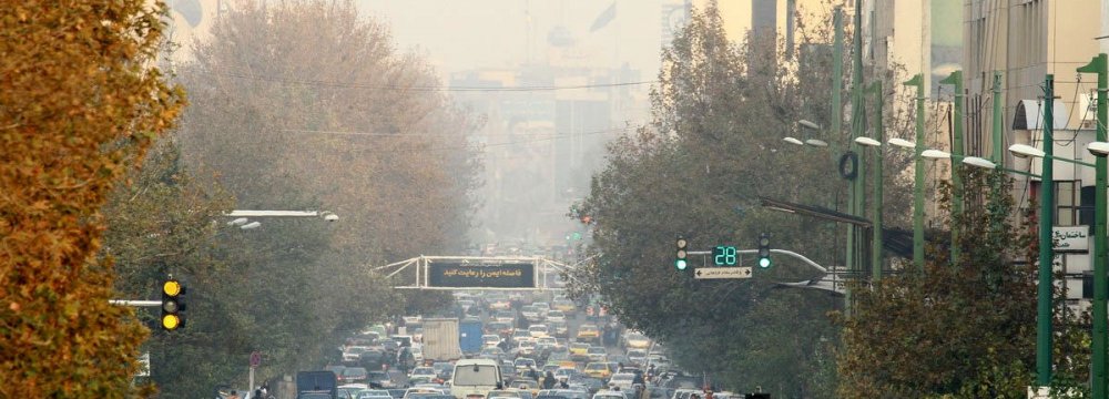 Soaring Heat, Pollution Choke Tehran Residents