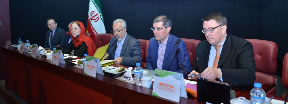 Capital Intelligence participated in a gathering hosted by the Center of Investment and Consultancy Services  in tehran on April 21. (Photo: Saeed Ameri)