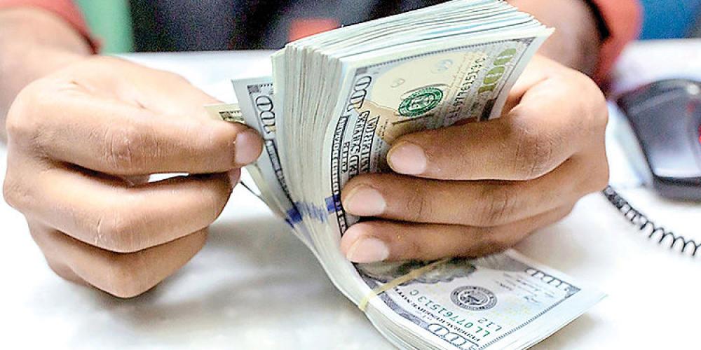 Dollar Surge Puts Iran’s FX Market Under Fresh Strain