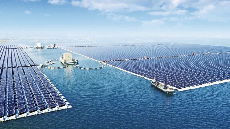 China Starts World's Biggest Floating Solar Power Project | Financial ...