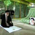 Leader Pays Tribute to Imam Khomeini