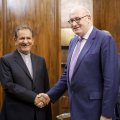 First Vice President Es’haq Jahangiri (L) shakes hands with the head of EU’s Agriculture and Rural Development Commission, Phil Hogan, in Tehran on Nov. 11.