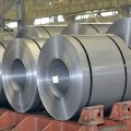 The Ministry of Industries, Mining and Trade has announced that tariff rates on flat steel imports will be cut to 10% to balance the domestic steel market.