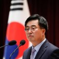 South Korea Minister Vows 3% Growth